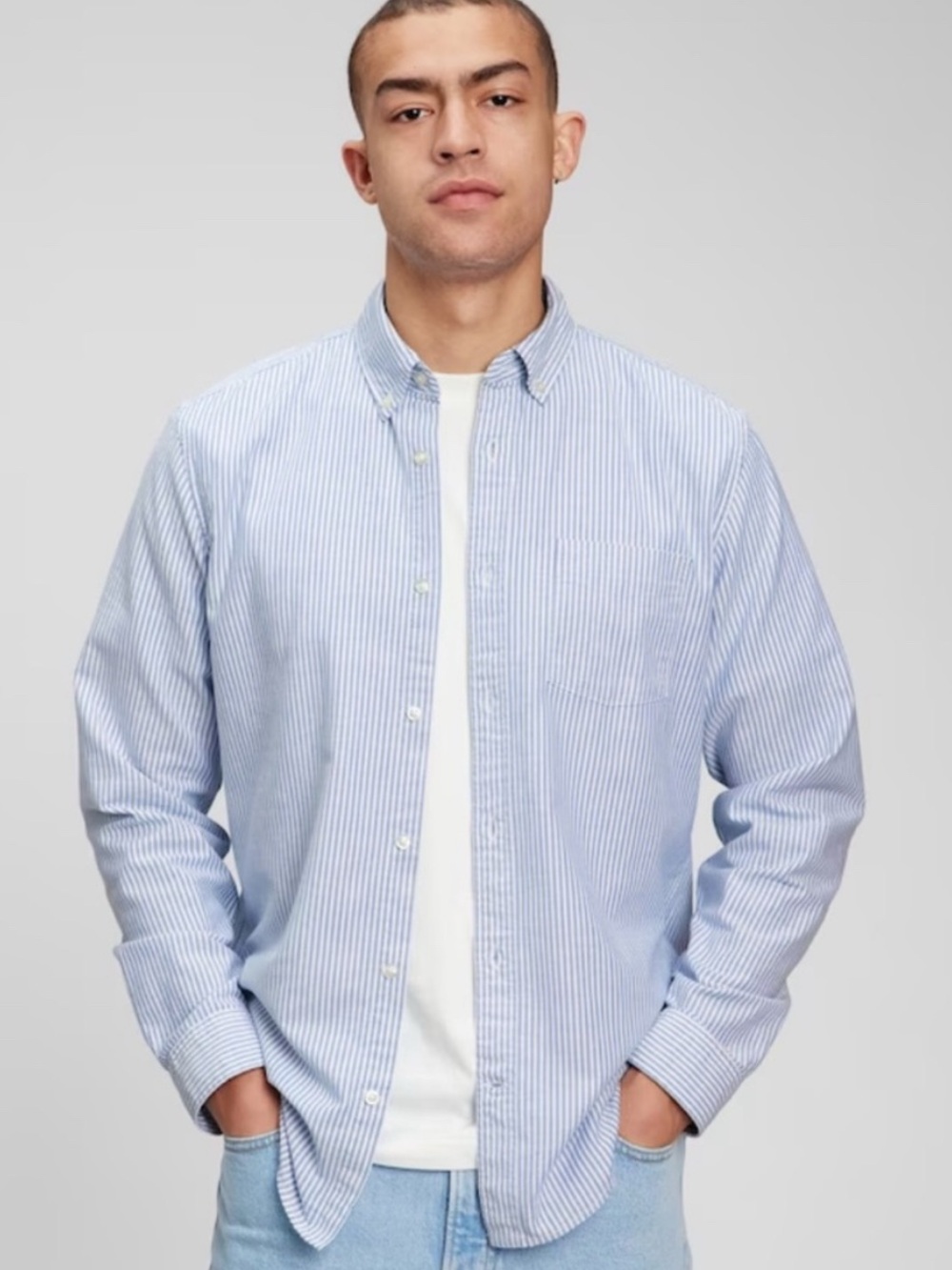 Gap Men's Blue and White Striped Button-Down Oxford Shirt EUC